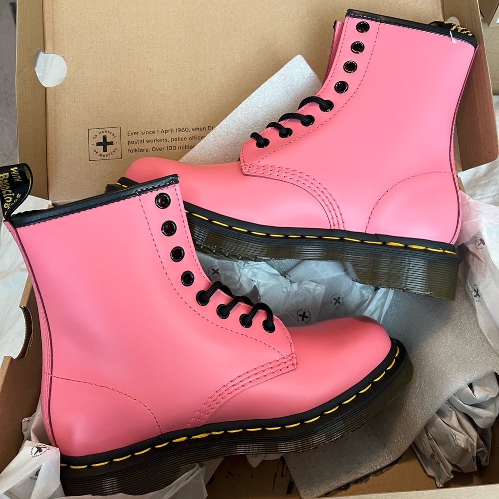 💥New💥 Dr. Martens 1460 SMOOTH LEATHER LACE UP BOOTS